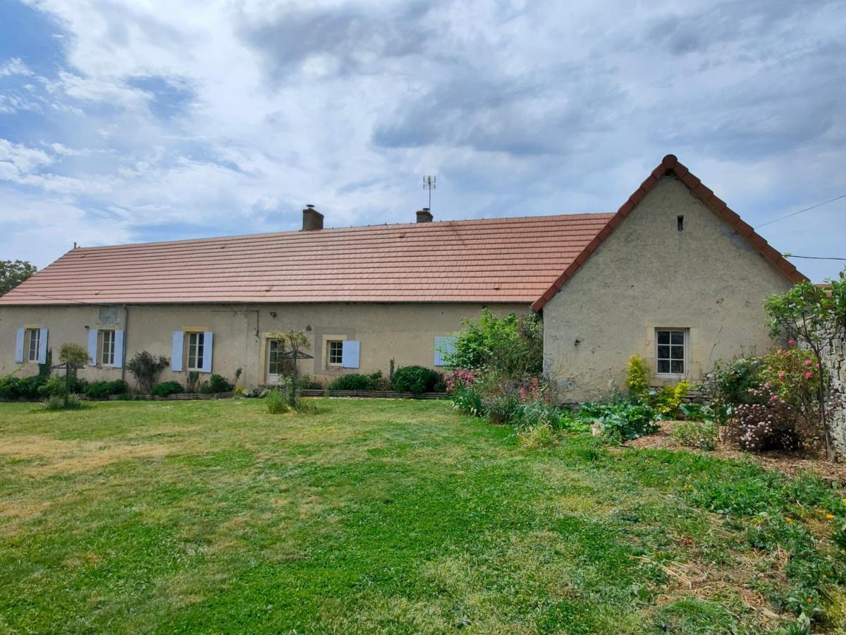 Gite De La Maison Fort Vereaux Exterior photo